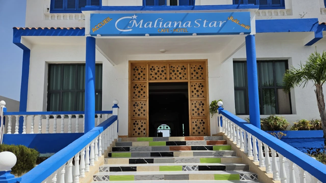 Entrée de l’hôtel Maliana Star